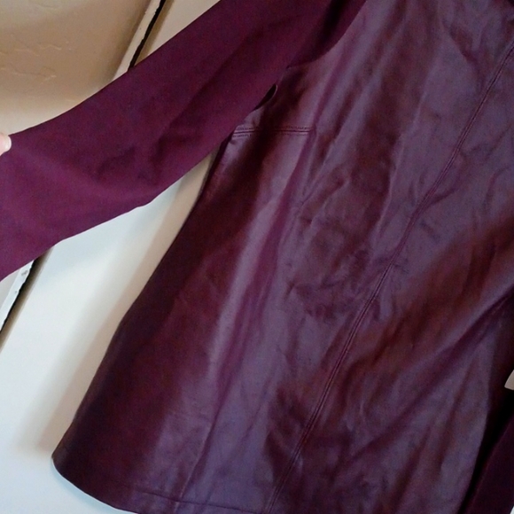 NWT. CHICOS, Faux plum leather boat neck top. SZ 1 - Picture 5 of 7